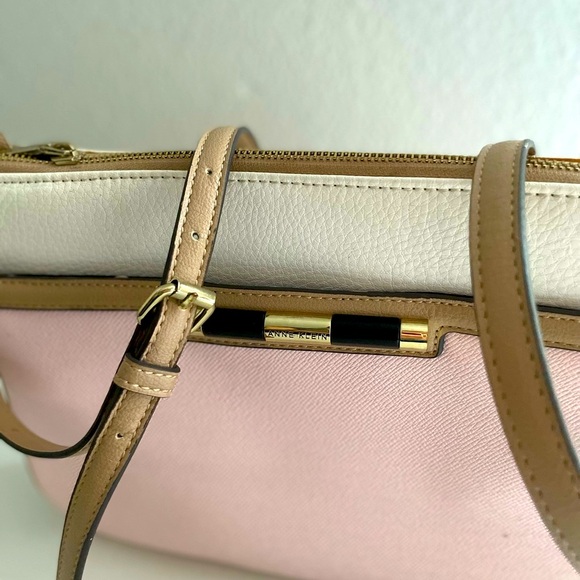 Anne Klein shoulder bag , used but like new no stain no scratches - Picture 7 of 7